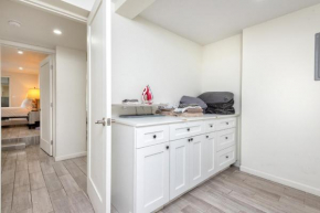 Hollywood Glamour 2BR Home with Sparkling Jacuzzi